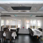 Louis Hotel 3*